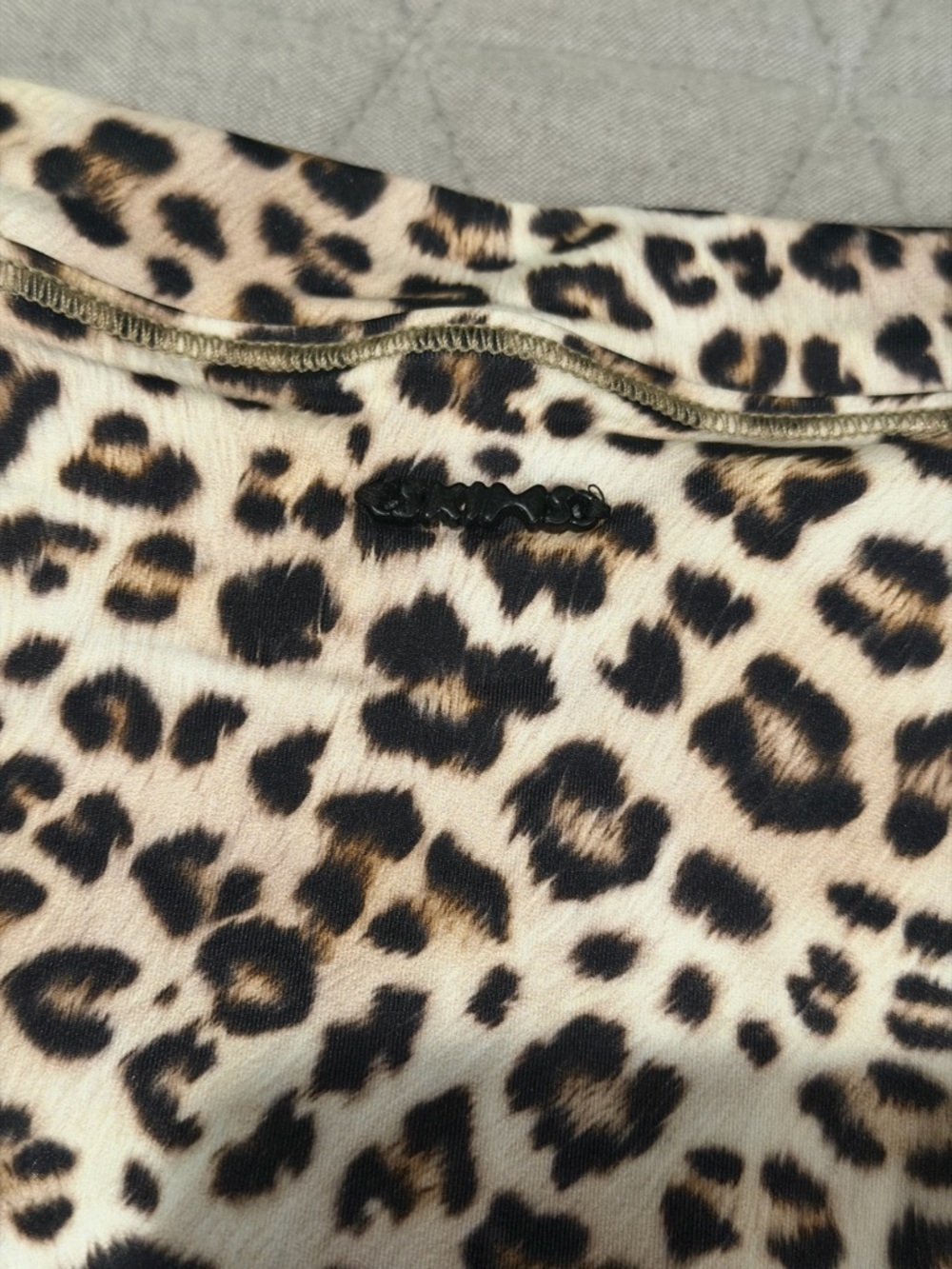 ✨ SKIMS Leopard Zip-Front One Piece Swimsuit (Size M) ✨ - Picture 4 of 5
